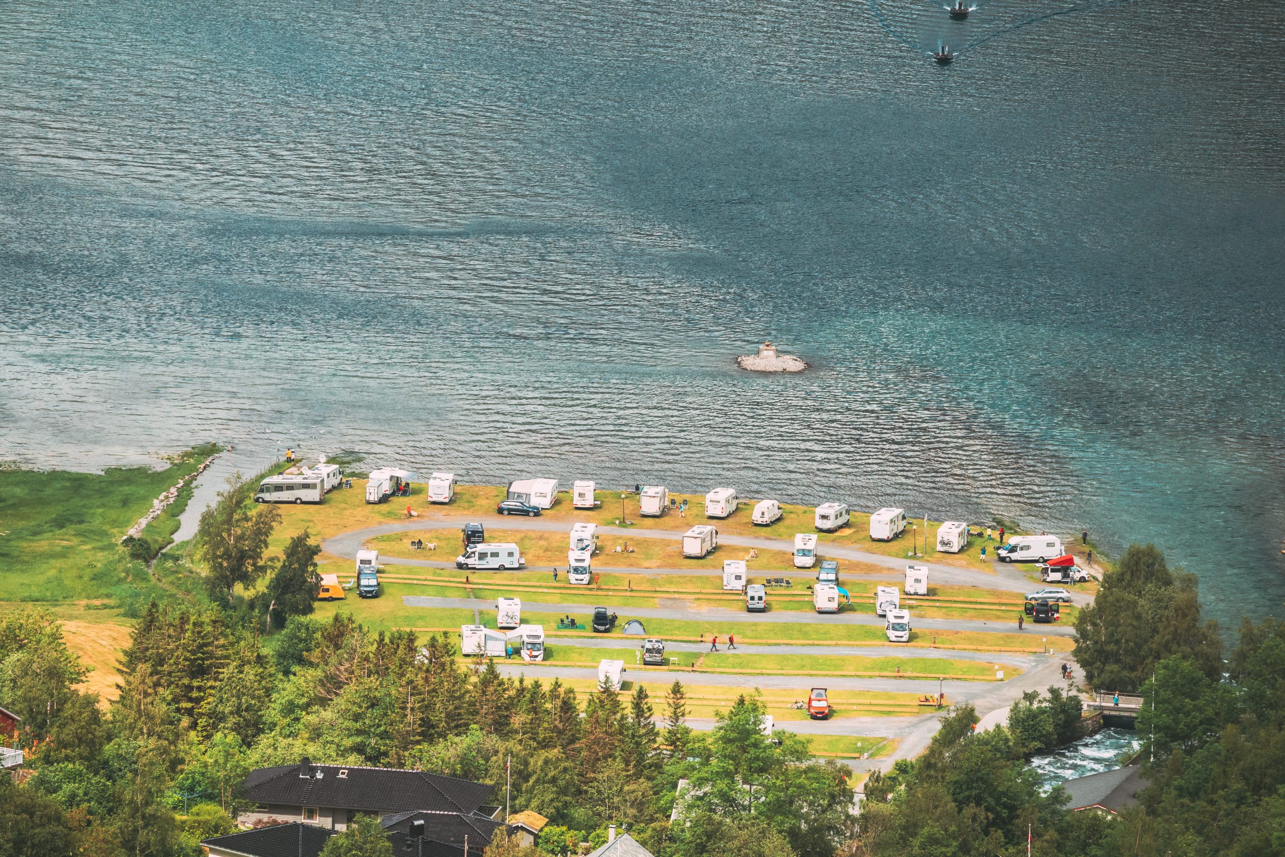 Affordable RV campgrounds by Lake Champlain with lake views